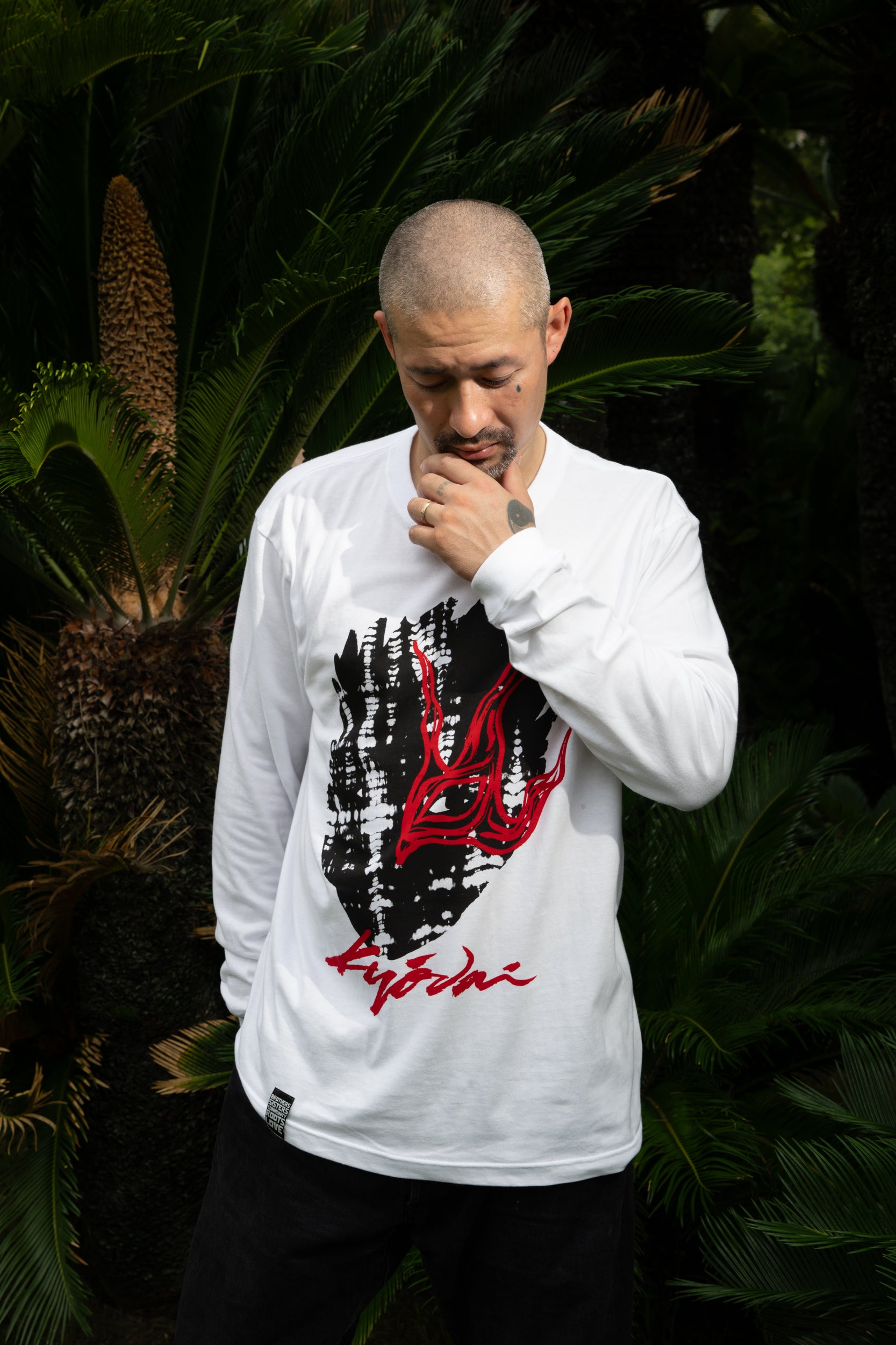 KYŌDAI® RED EYE MASK ロングスリーブTシャツ