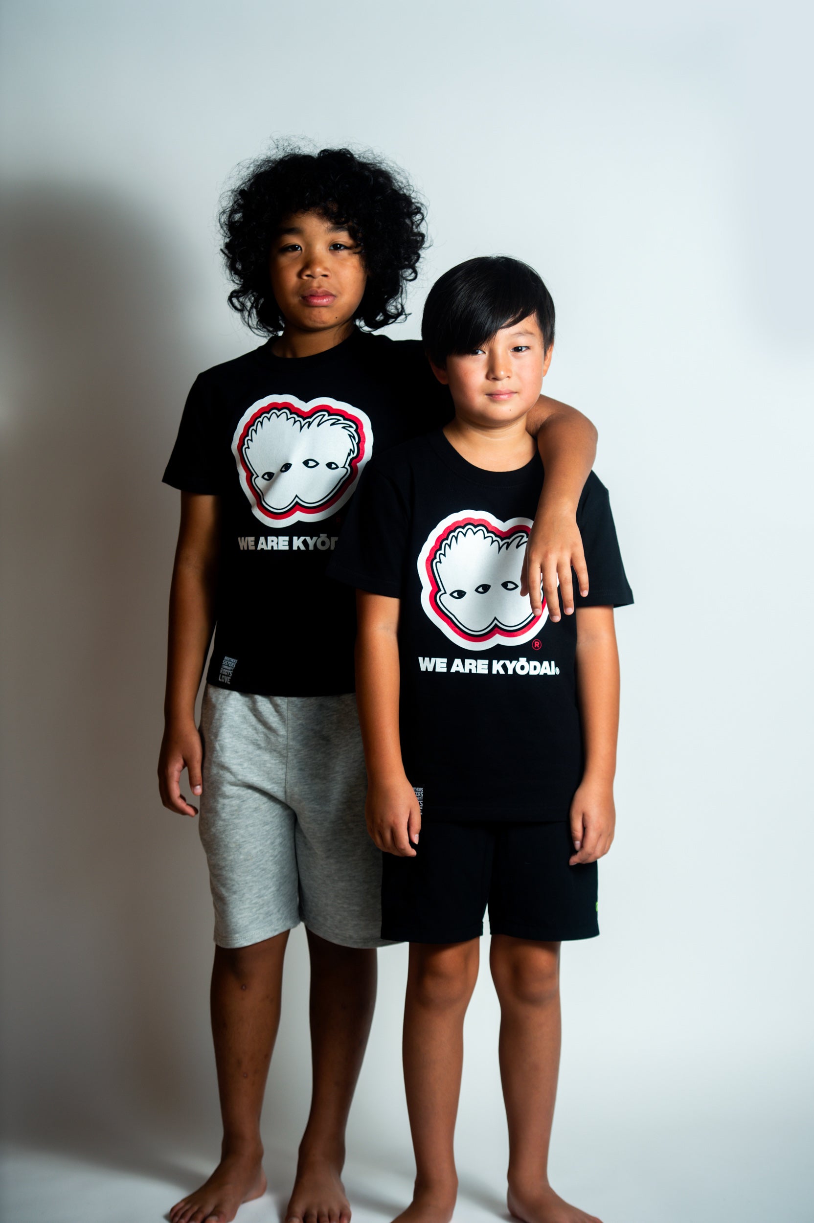 KYŌDAI KIDS グラフィックTシャツ　D’BOYS